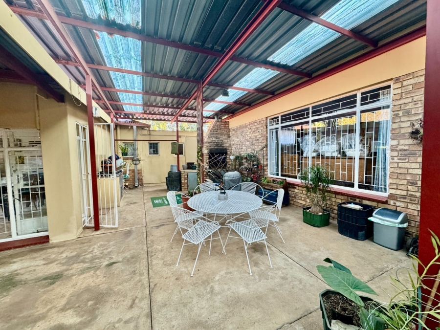 7 Bedroom Property for Sale in Die Bult North West